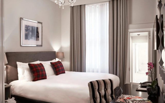 Tophams Hotel