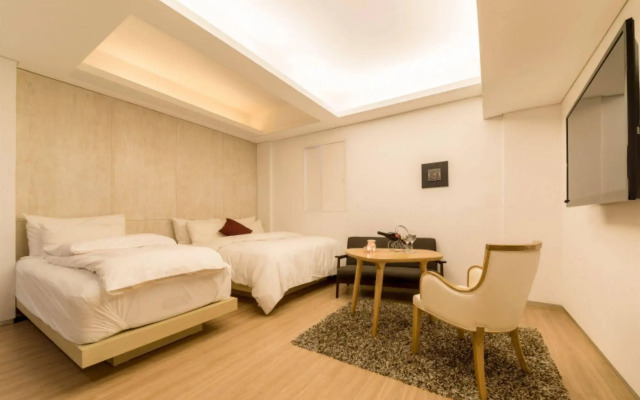 Smart Tourist Hotel
