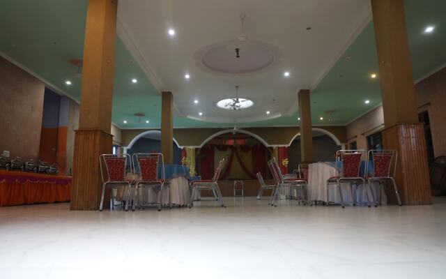 OYO 8367 Hotel The Woodz