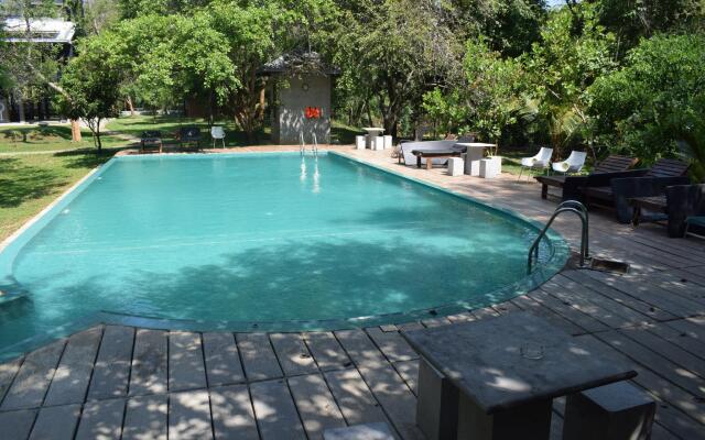 Nil Diya Mankada Safari Lodge