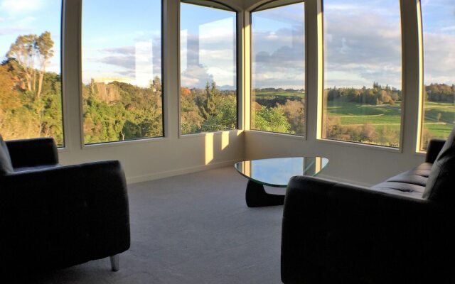 Luxury Country Views in Riverlea