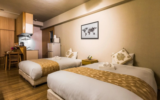 Mr. Kinjo inn D-buil