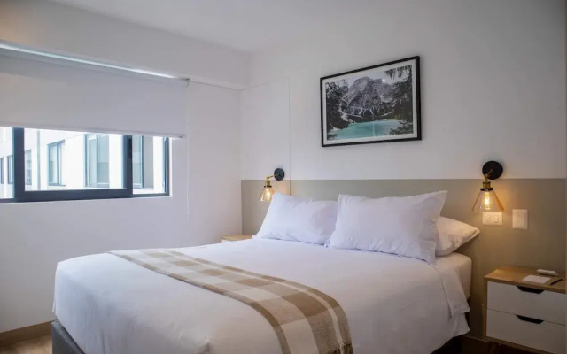 Majestic 2BR With Modern Pool in Miraflores