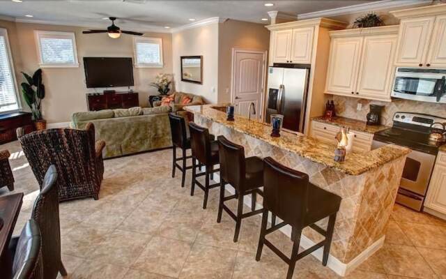 Blue Water View Apartment 6