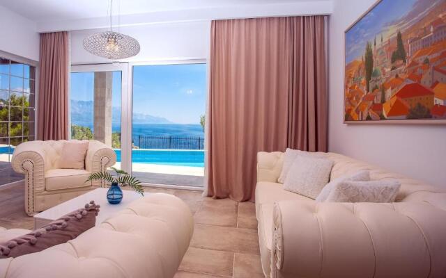 Villa Porto Mimice, 40sqm Heated Private Pool, 4 bedrooms, Sauna, Gym, Billiard