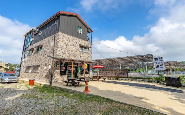 Yeongheungdo Ttobagi Pension