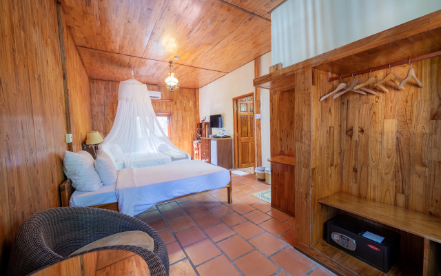 Chez Carole Resort