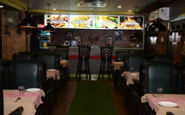 City Plaza Guest House and Restaurant