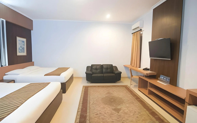Dinasty Smart Hotel – Guest Rooms – Surakarta