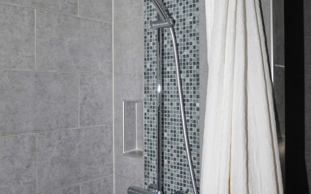 Spacious Holiday Home in Anglars-nozac With Swimming Pool