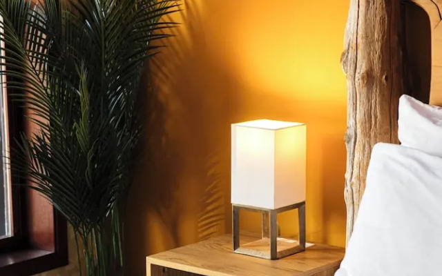 Secluded Oceanfront - Upstairs