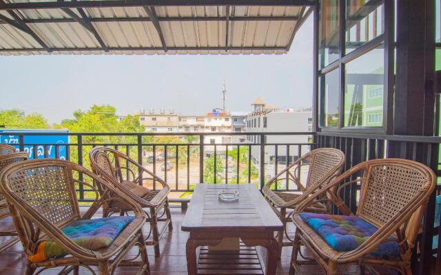 Baan Taklom Chomtalay