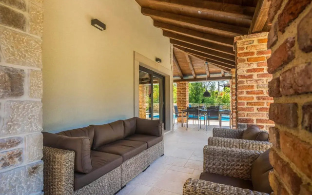 Holiday House Rasopasno Ii