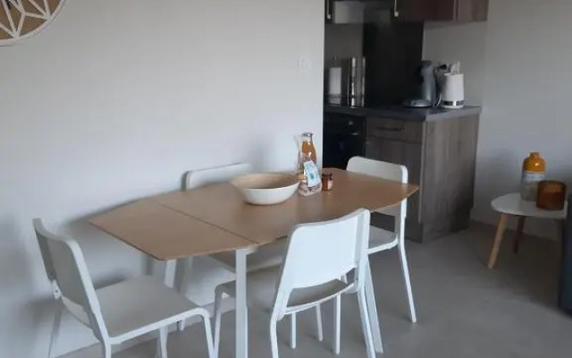 T2 calme avec vue mer et borne de recharge