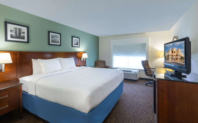 Days Inn by Wyndham Greenville