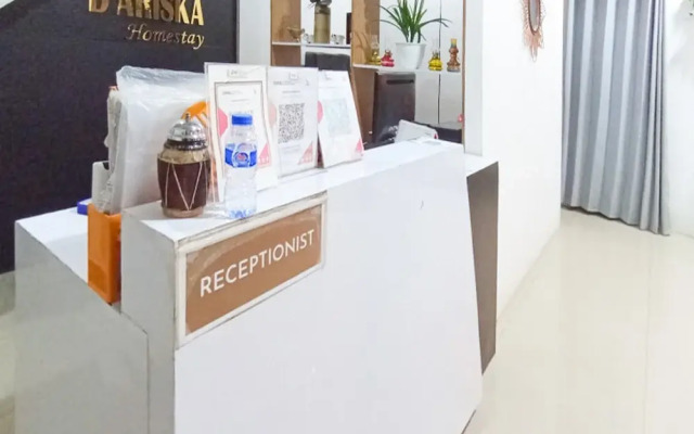 Ariska Room near Alun Alun Jombang RedPartner