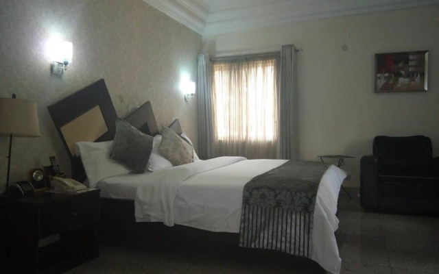 Paris Choice Hotels & Resort Wuse