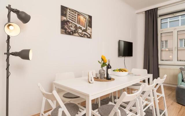 Spittelau Chillout Lounge by ichbucheAT