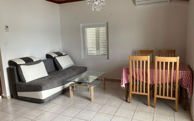 Red Apartment for 05