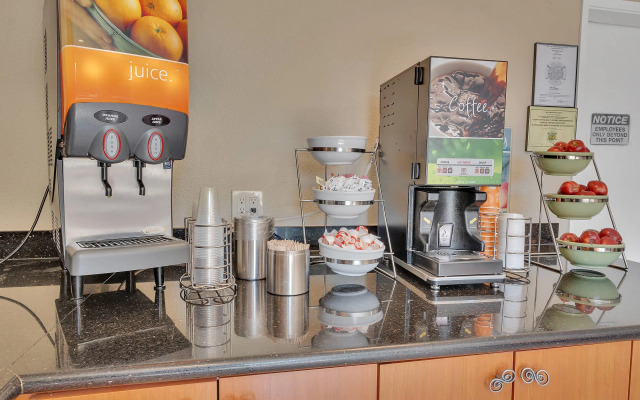 Quality Inn near Six Flags Discovery Kingdom - Napa Valley