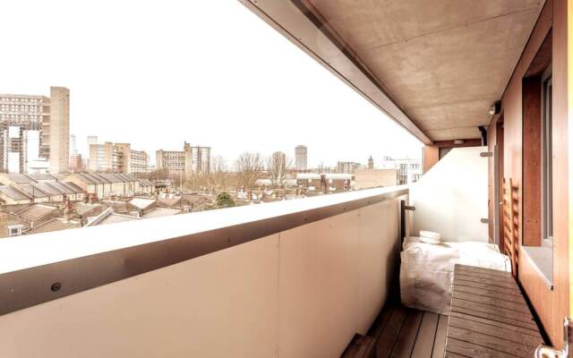 Pristine Modern Flat in East London