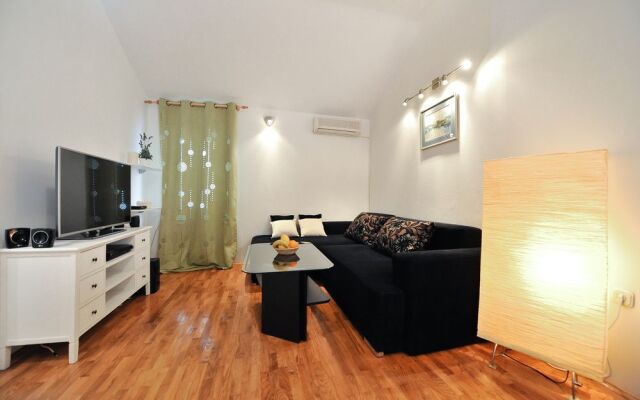 Feel Center Apartments.