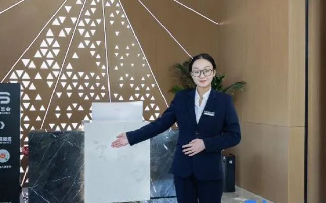 Grand Rezen Hotel Golmud