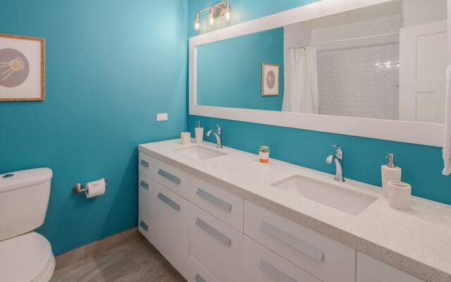 4BR Home in Scottsdale by WanderJaunt