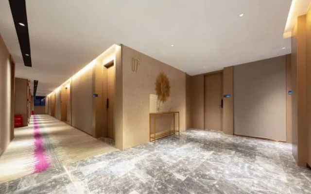 LAVANDE HOTELS Dongguan Houjie Convention and Exhibition Center Humen High-Speed Rail Station Branch – Hotel Rooms – Dongguan