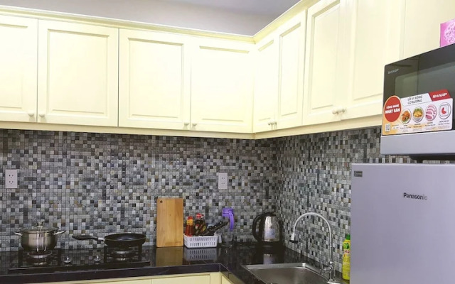 Scenic Valley Luxury 2BR SW Pool 07th