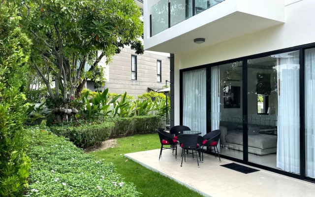 Town House in Laguna Park (56-50)