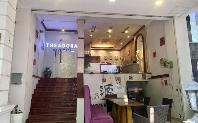 Theadora 75