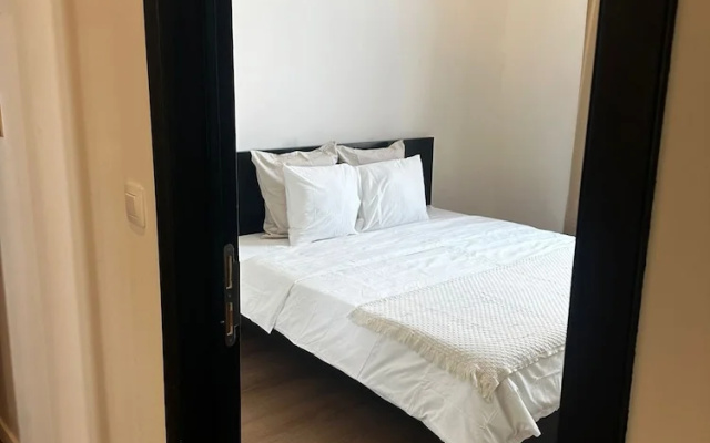 Stylish 2BR With 1LR Near to City Center