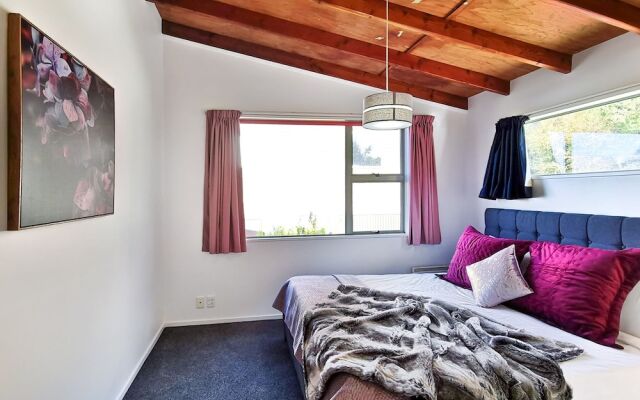 Mountain, lake, sun and this sensational home