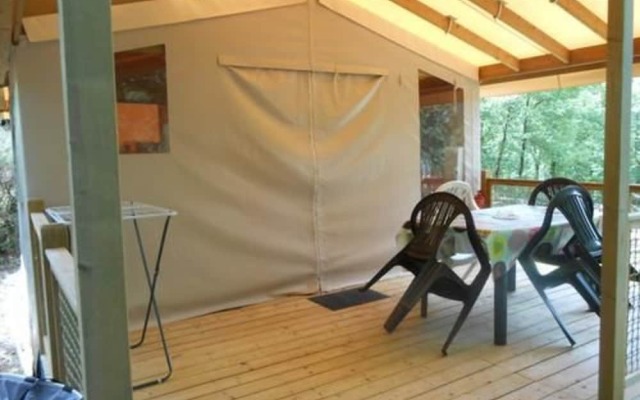 Camping Des Bastides Logements Insolites