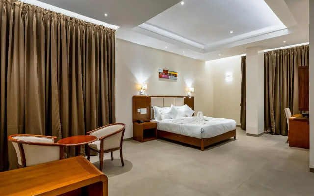 Grand Regal, Islampur