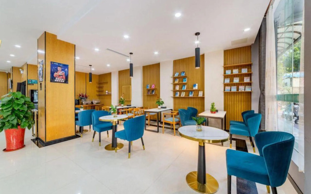 Xi'an S Hotel (Dongfang High-speed Railway Station Branch)