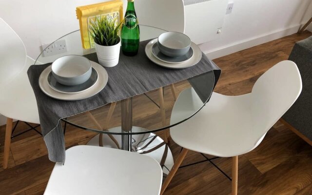 Bright and Homely 2BR Flat in Old Trafford