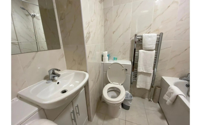 OYO Baylis House Hotel