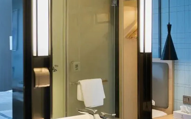 Yeste International Hotel