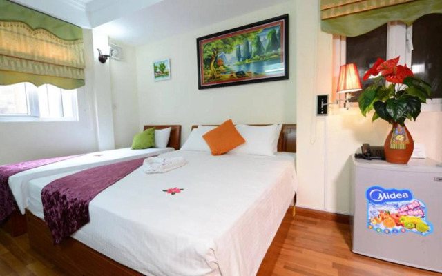 Holiday Lakeview Hotel