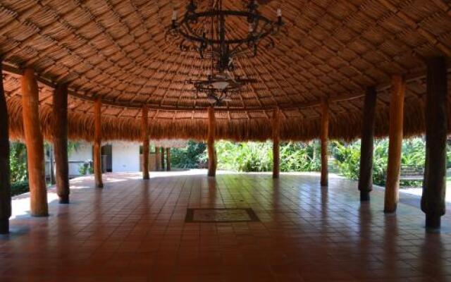 Hotel Rancho Regis