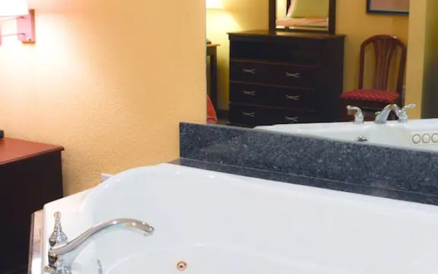 Magnolia Inn And Suites