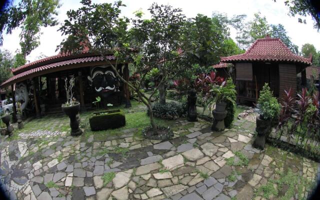 Omah Garengpoeng Guest House