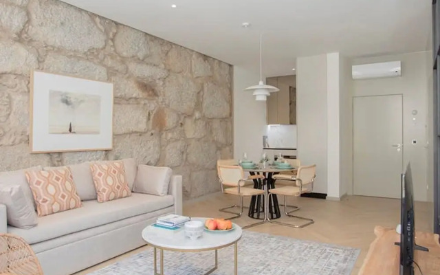 Liiiving in Porto Luxury Beachfront Apartment IV