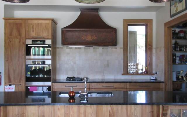 Redwood Valley B & B