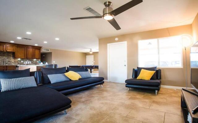 Hot Tub! 10Beds! Old Town Scottsdale Stays