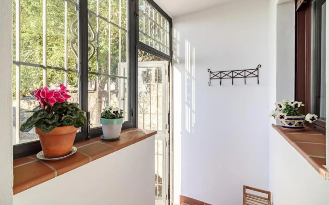 Beautiful Duplex-City Center. Parking by the house