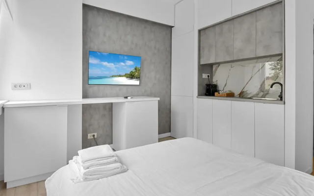 Small & Chic Studio