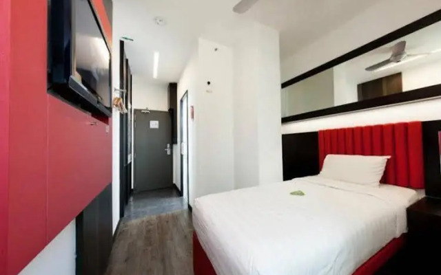 Grand Centrepoint Hotel